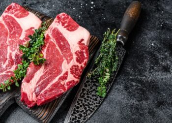 Et hazırlarken yaygın görülen bir alışkanlık ciddi sağlık sorunlarına kapı aralıyor