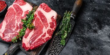 Et hazırlarken yaygın görülen bir alışkanlık ciddi sağlık sorunlarına kapı aralıyor