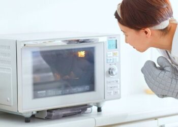 Mikrodalga kullanımındaki zararlı alışkanlık yaygınlaştı: Araştırmacı uyarıda bulundu