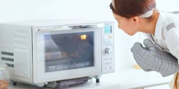 Mikrodalga kullanımındaki zararlı alışkanlık yaygınlaştı: Araştırmacı uyarıda bulundu