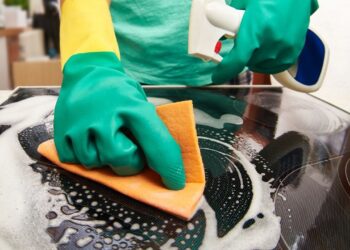 Ovmakla uğraşmayın: Ocağı zahmetsizce temizleyen ve yeni gibi gösteren yöntem paylaşıldı