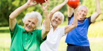 Uzun yaşam uzmanı mutlu olmak için her gün yapılması gereken dört adımı açıkladı