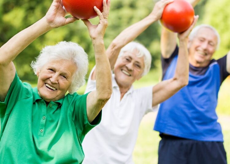 Uzun yaşam uzmanı mutlu olmak için her gün yapılması gereken dört adımı açıkladı