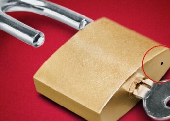 Asma kilitteki küçük deliğin ne işe yaradığını çok az kişi biliyor