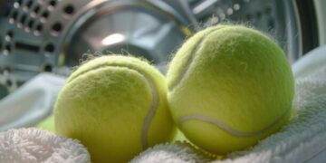 Çamaşır makinesine tenis topu koyun: Olacaklara inanamayacaksınız