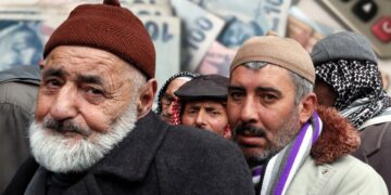 Emeklilere son 50 gün uyarısı! Uygulamayan düşük maaş alacak