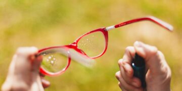 Gözlüğü tekrar temizlemeye gerek kalmıyor ve çizikler yok oluyor: Ev yapımı karışım anında etkili