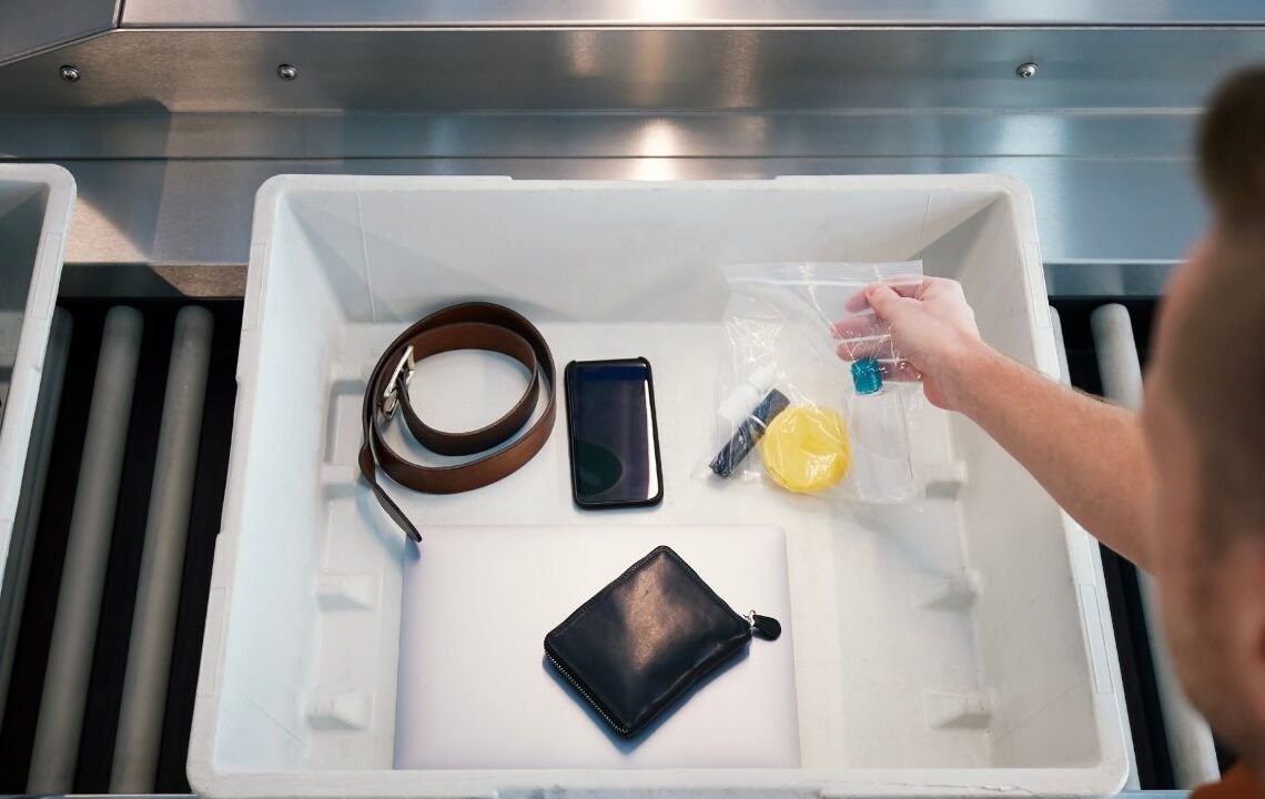 Havayolları yeni yasağı duyurdu! Popüler cihaz artık uçağa alınmayacak