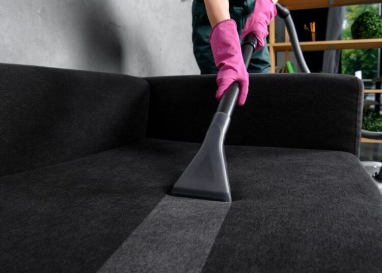 Herkesin mutfağında bulunan yiyecek sayesinde kanepe anında yeni gibi görünüyor