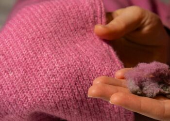 Kıyafetlerdeki tüylenmeyi dakikalar içinde yok eden yöntem açıklandı