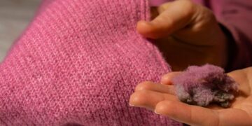 Kıyafetlerdeki tüylenmeyi dakikalar içinde yok eden yöntem açıklandı