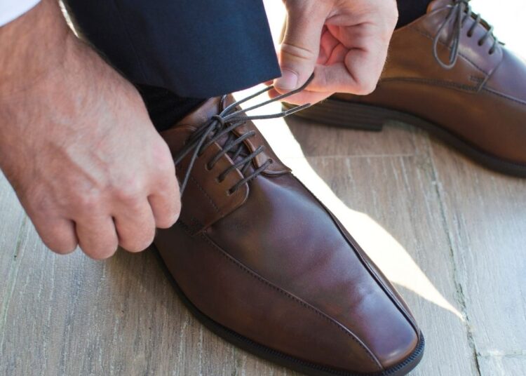Önce sağ sonra sol ayakkabıyı giymenin psikolojideki anlamı açıklandı