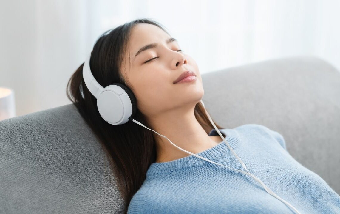 Psikoloji aynı şarkıyı tekrar tekrar dinlemenin anlamını açıkladı