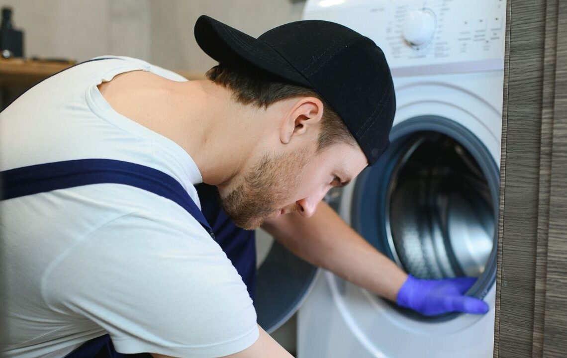 Sıkma sırasında çok fazla ses çıkaran çamaşır makinesi pratik bir numarayla düzeliyor