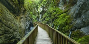 Turistler akın akın gidiyor! Türkiye’de dünyanın Cenneti’ne giden yol