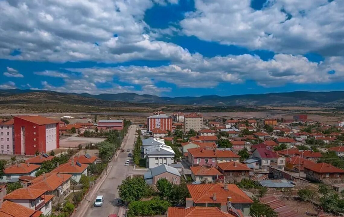 Yıl sonuna kadar 350 kişi bulunamazsa ilçe köy olacak